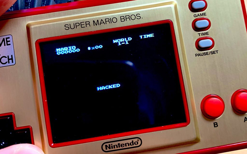Game Watch: Super Mario Bros Berhasil di Hack Beberapa Jam Sebelum Rilis