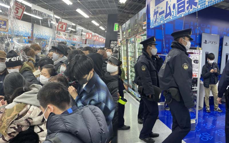 Abaikan Darurat COVID, Penjualan PS5 di Tokyo Berakhir Ricuh