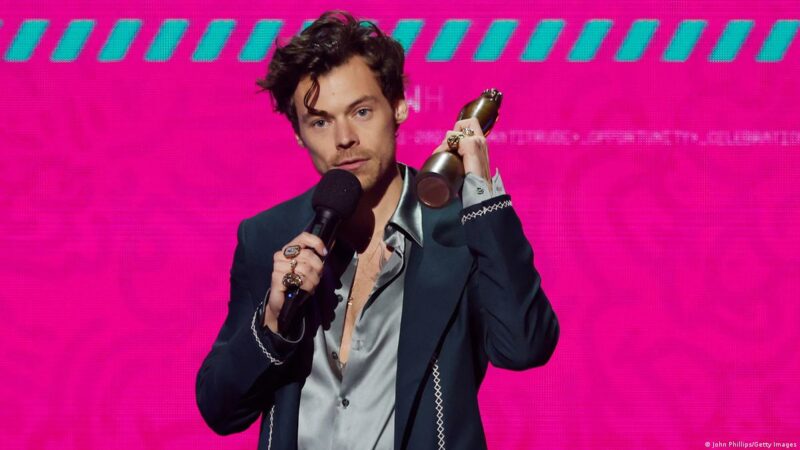 Harry Styles Pemenang Terbesar di BRIT Awards 2023!