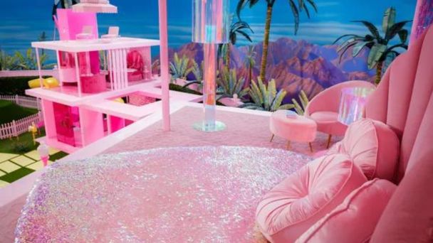 Barbie movie set pink 2