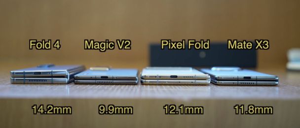 Honor Magic V2 comparison size