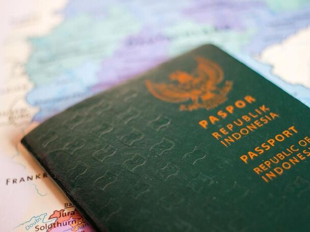 Perbandingan Paspor Singapura dan Indonesia