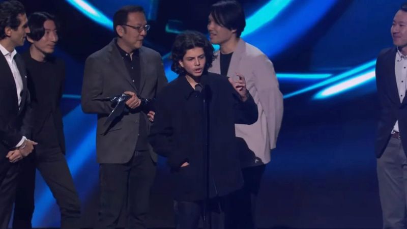 The Game Awards 2022 stage crasher