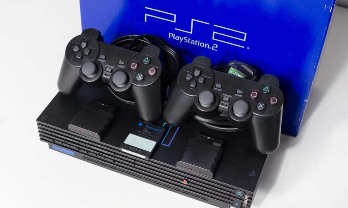 PlayStation 2 sukses menjual 160 juta unit sepanjang masa.