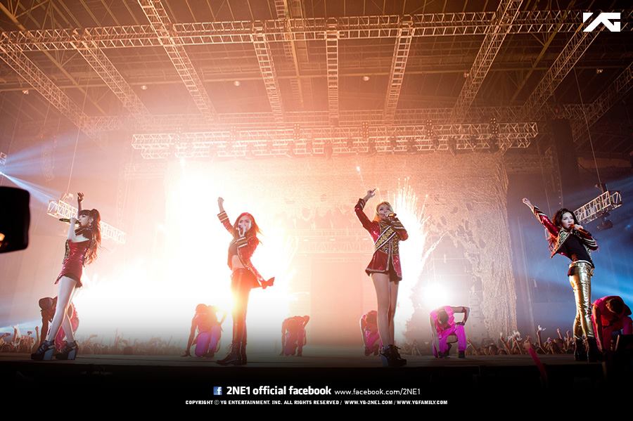 Comeback 2NE1 AON Indonesia