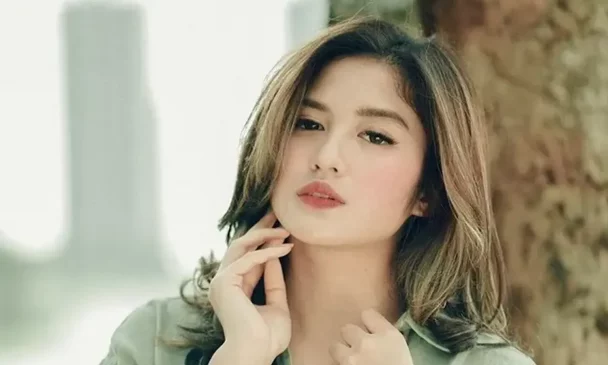 Member JKT 48 yang telah menjadi alumni JKT 48 dan sukses di industri perfilman.