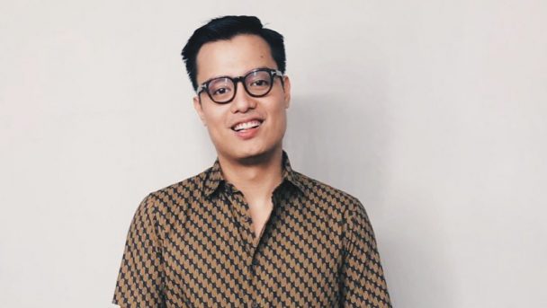 Sosok publik figur yang kecanduan main gim Football Manager alias game simulasi manajer sepak bola.