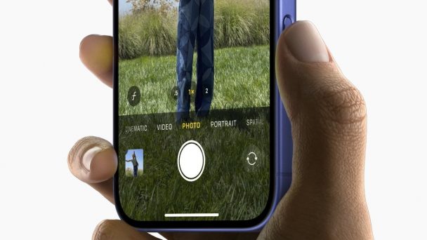 Fungsi Camera Control iPhone 16 terbaru yang menjadi inovasi Apple saat ini.