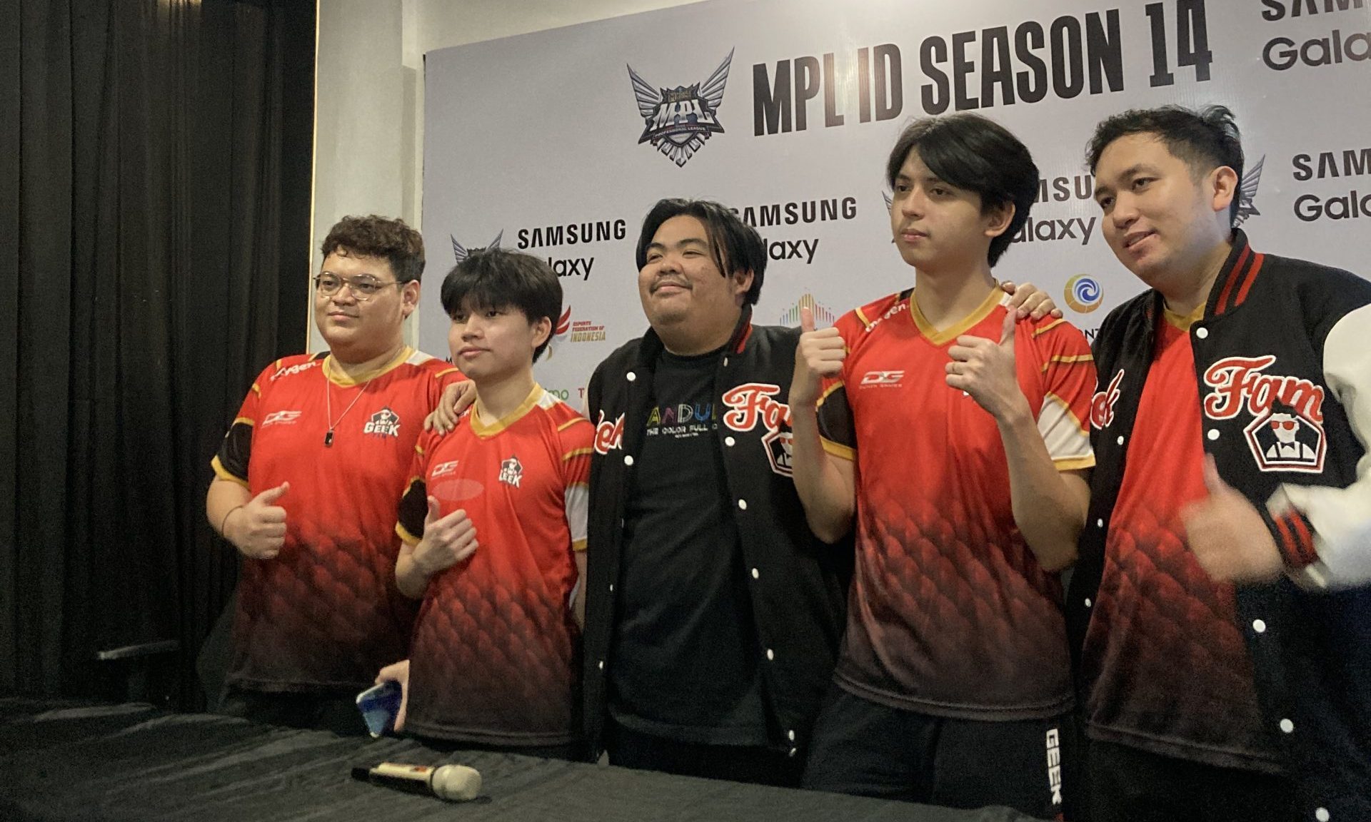 Geek Fam vs Dewa United MPL ID S14